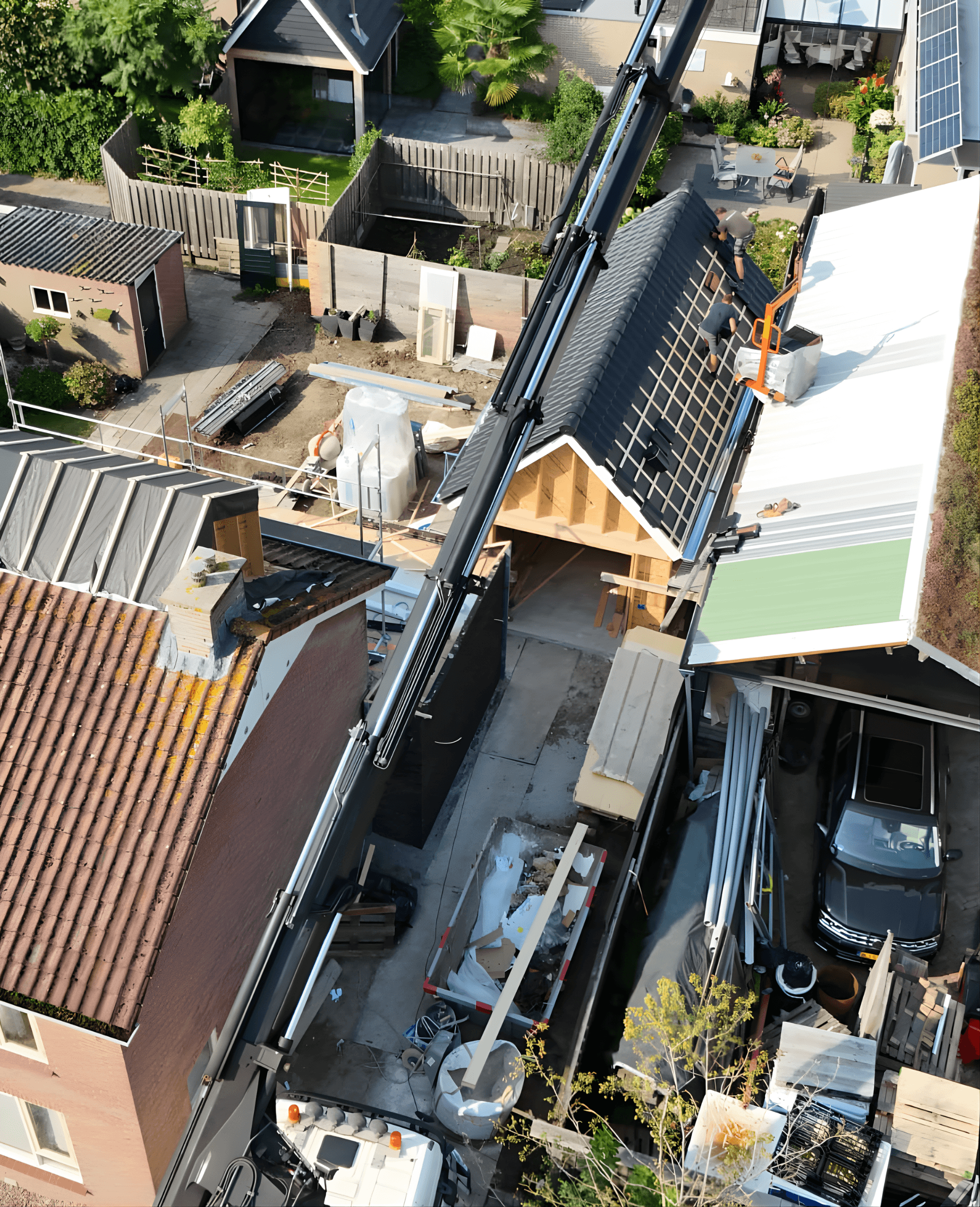 Aanbouw in Eindhoven geplaatst met kraan