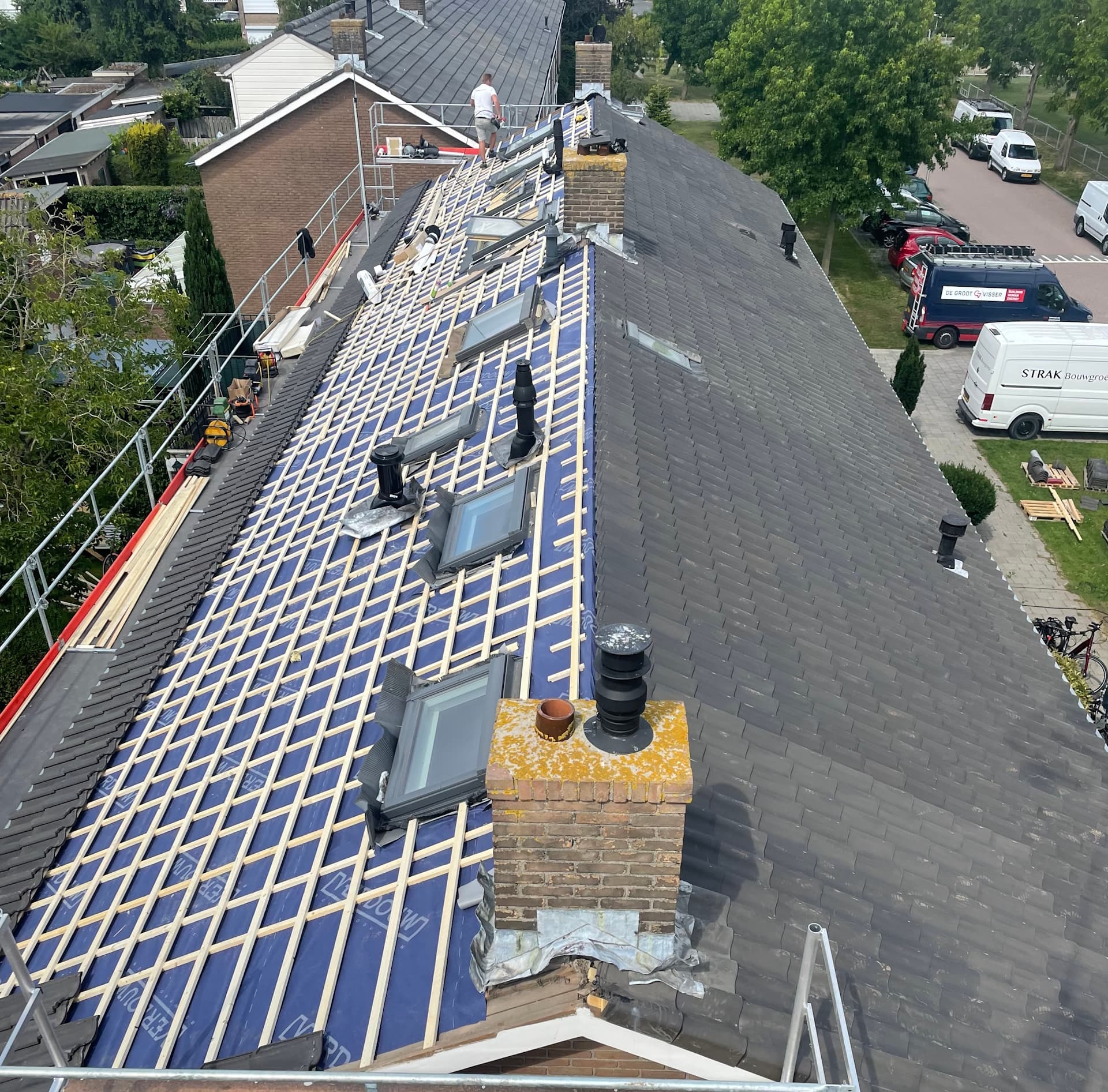 Dakrenovatie met dakisolatie en panlatten in Waalwijk