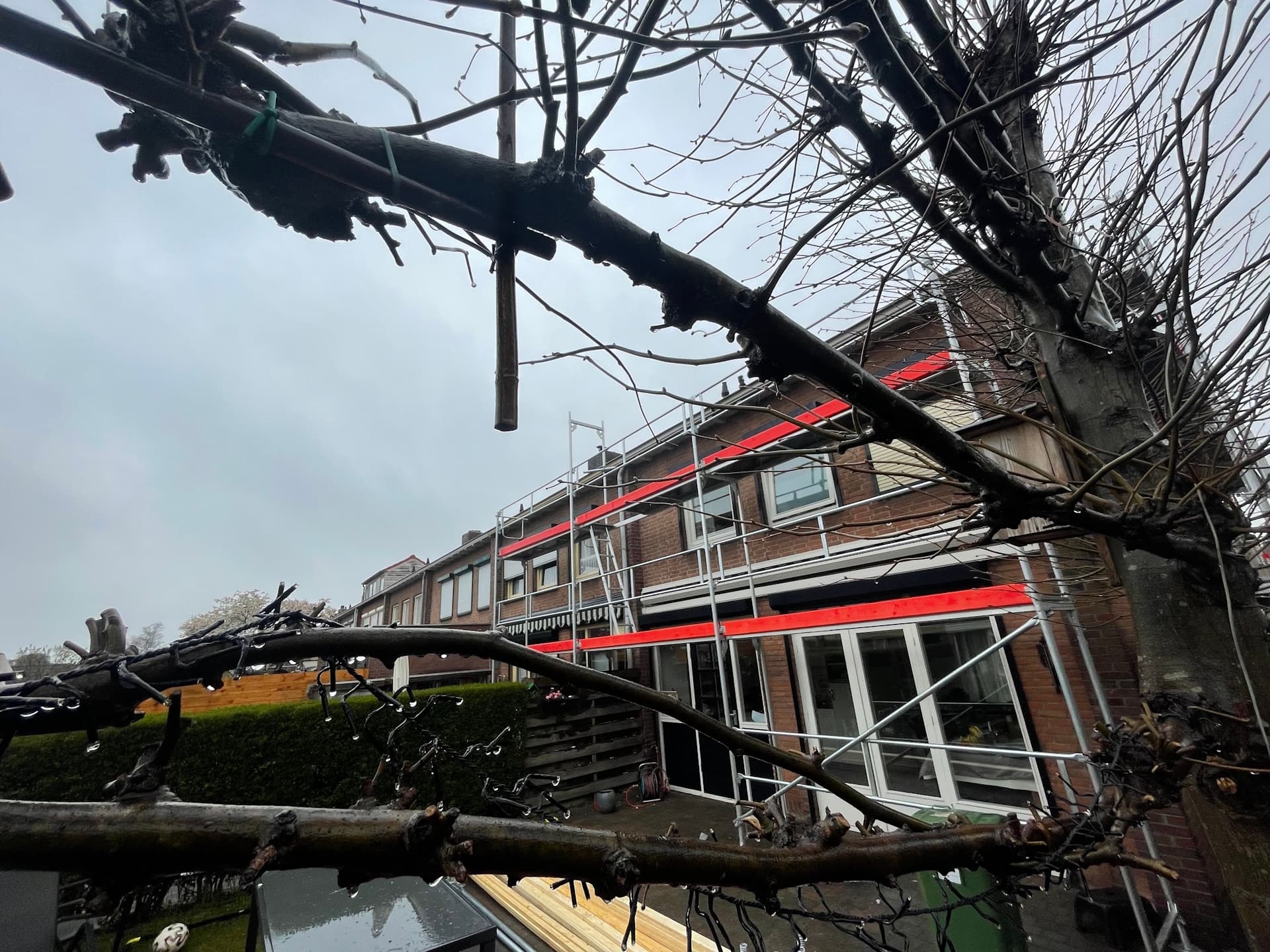 Dakrenovatie in volle gang in Waalwijk